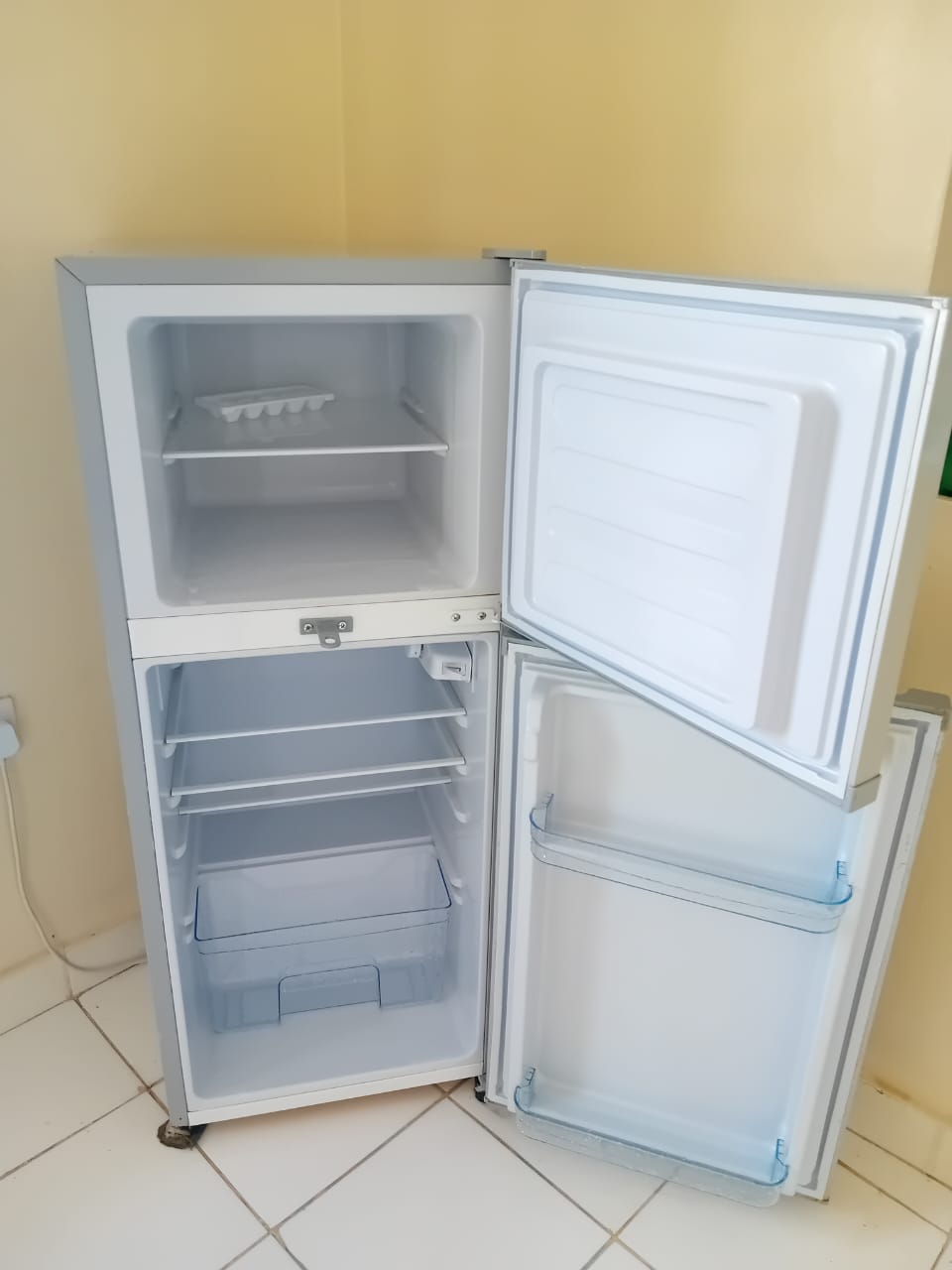 Refrigerator 