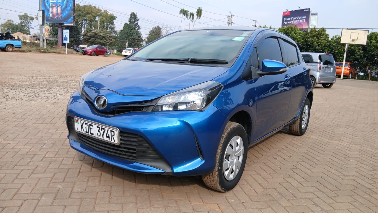 VITZ KDE 1000cc 2015